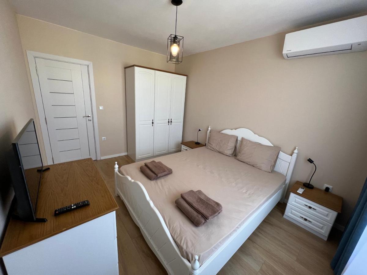 Emerald Suite With Private Parking Varna Extérieur photo