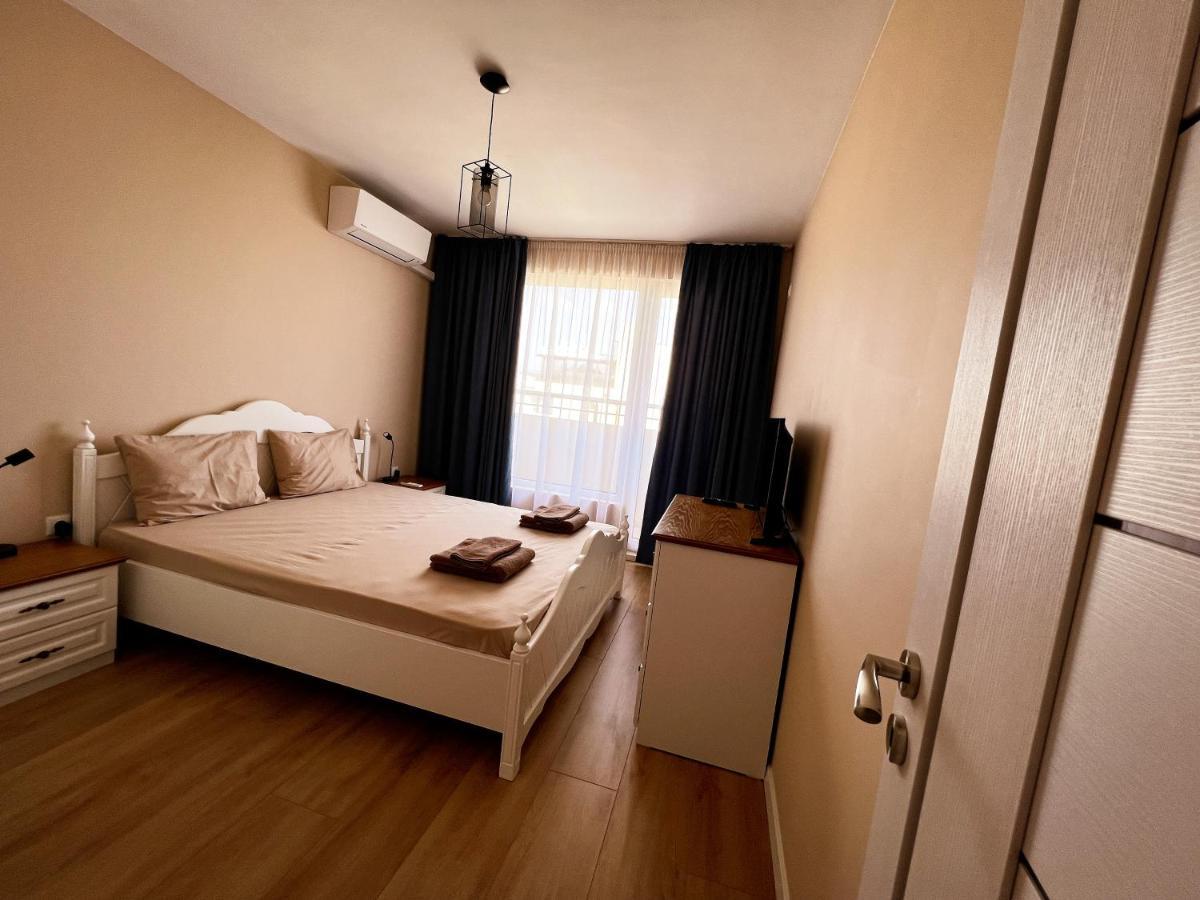 Emerald Suite With Private Parking Varna Extérieur photo